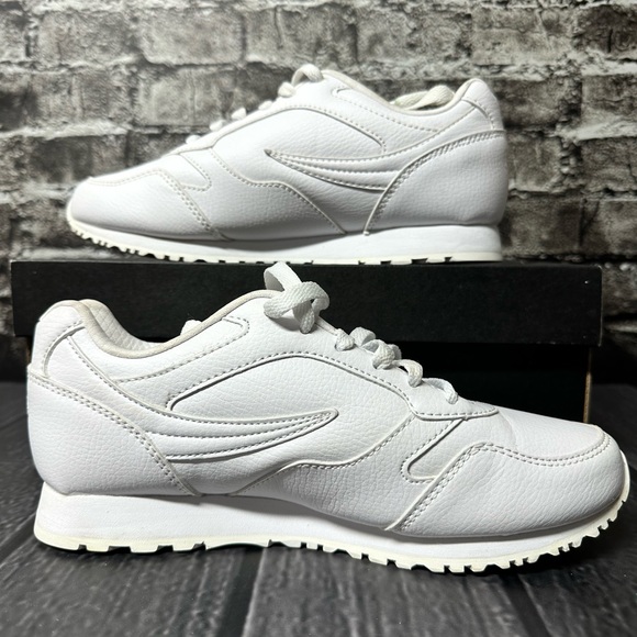 Fila Womens Classico 18 5CM00152-100 White Casual Shoes Sneakers Size 8 - Picture 2 of 11